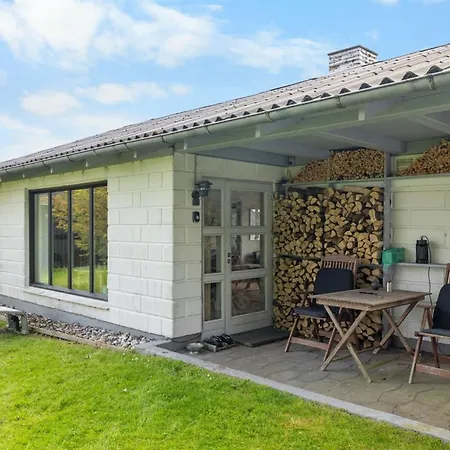 度假居 Diuri - 380m From The Sea By Interhome